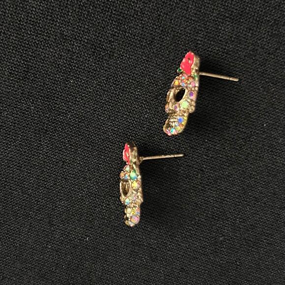 Sugar Skull Rhinestone Enamel Pink Rose Heart Eyes Post Earrings - Picture 3 of 6